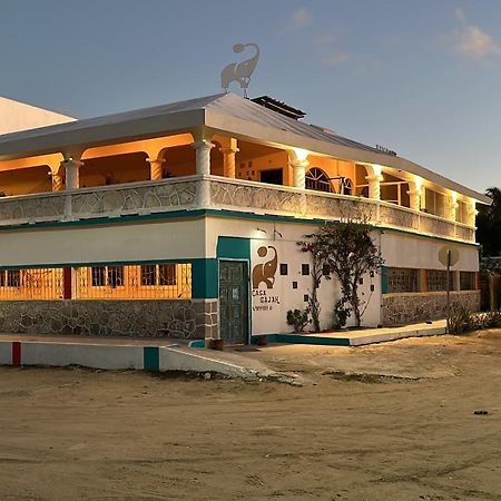 Casa Gajah Hotel Cuyo Exterior foto