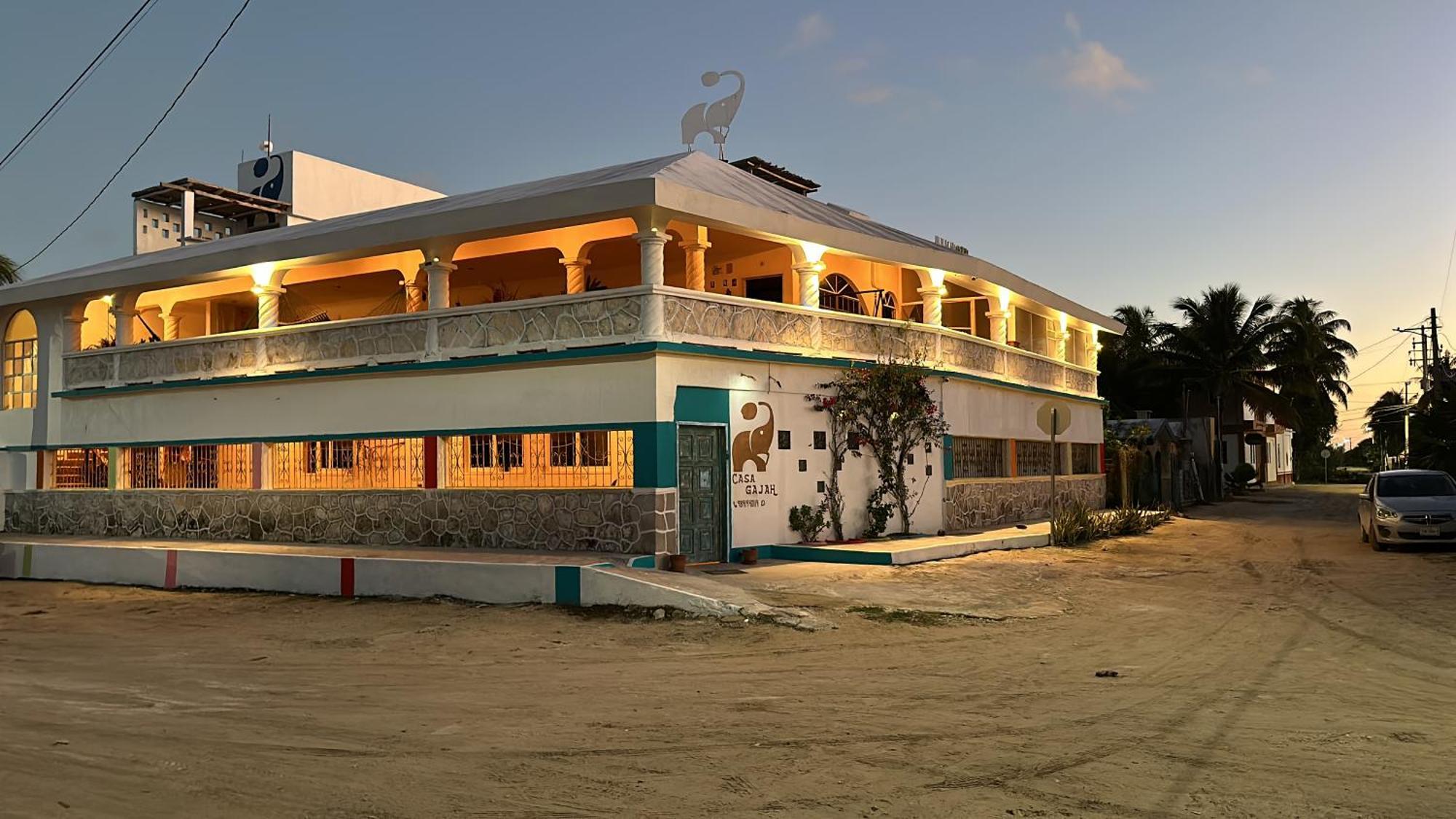 Casa Gajah Hotel Cuyo Exterior foto
