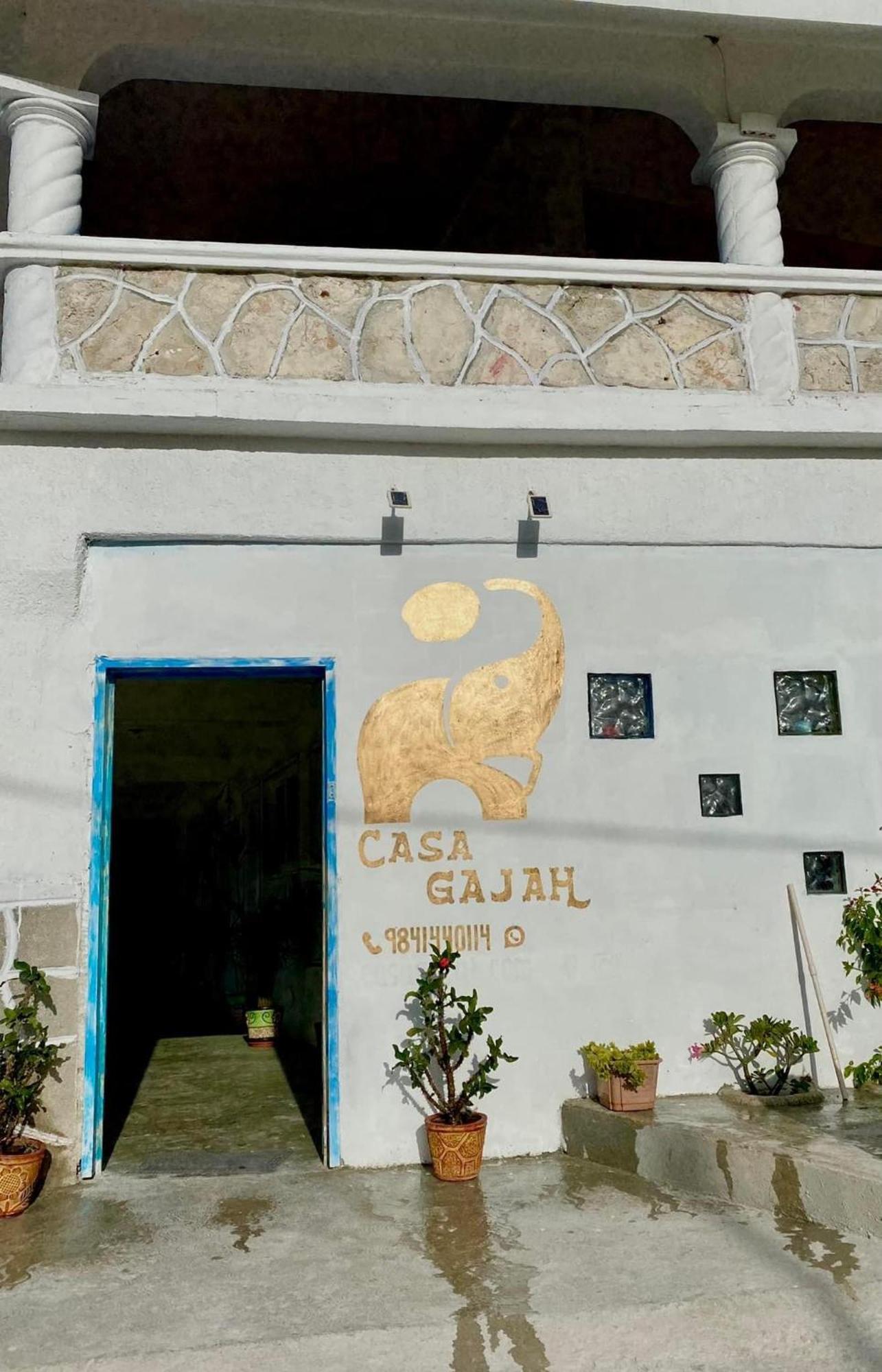Casa Gajah Hotel Cuyo Exterior foto